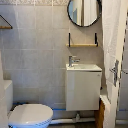 Pour 2 Personnes, Piscine, Sur Port