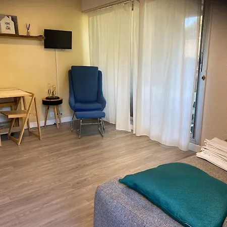 Apartment Pour 2 Personnes, Piscine, Sur Port *