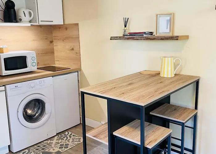 アパート Pour 2 Personnes, Piscine, Sur Port