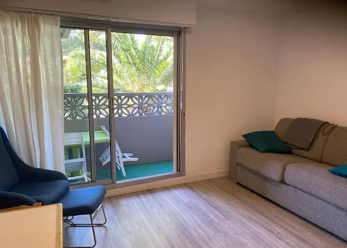 Pour 2 Personnes, Piscine, Sur Port